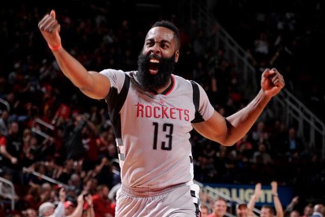 女子停放车辆两月，发现车内发霉引发过敏